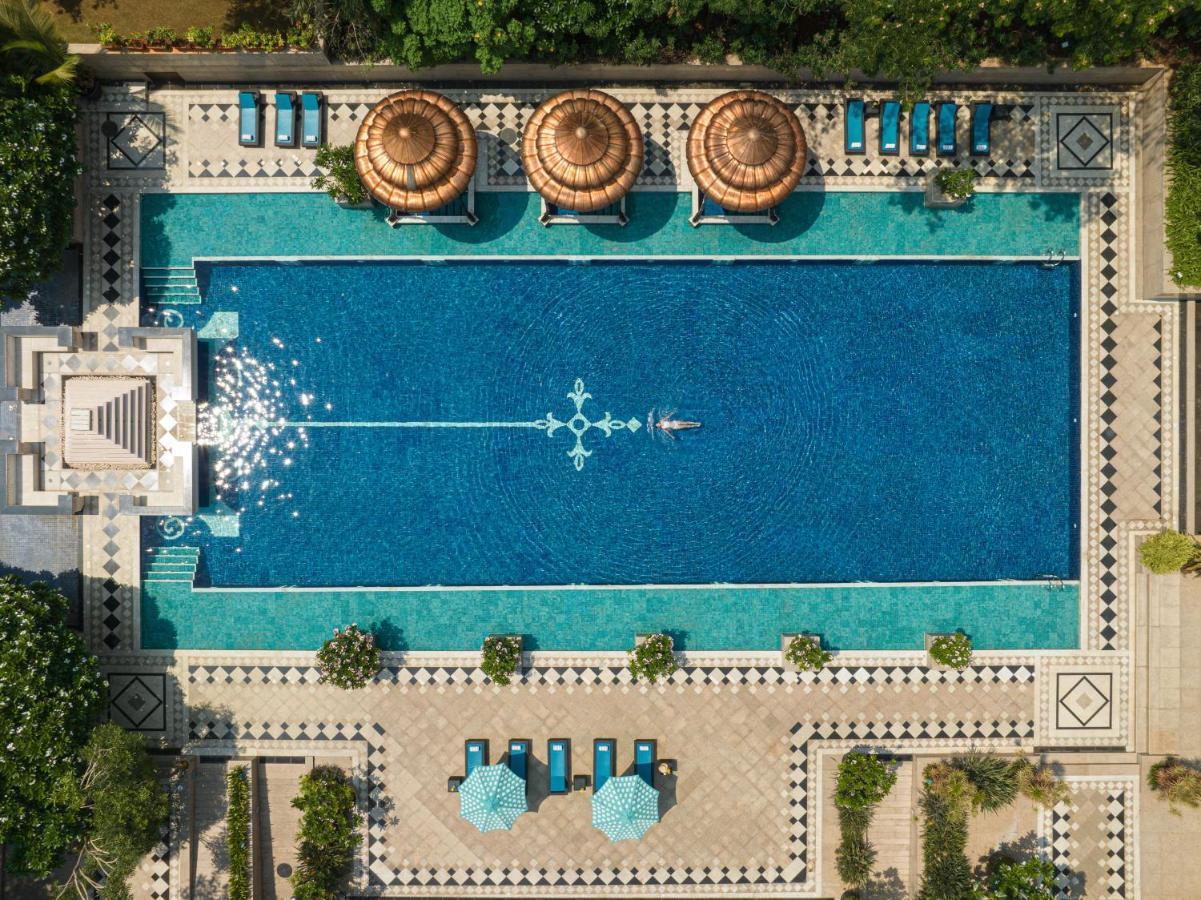 Hotel Taj Krishna Hyderabad Exterior foto Aerial view of the pool at the Taj Bengal