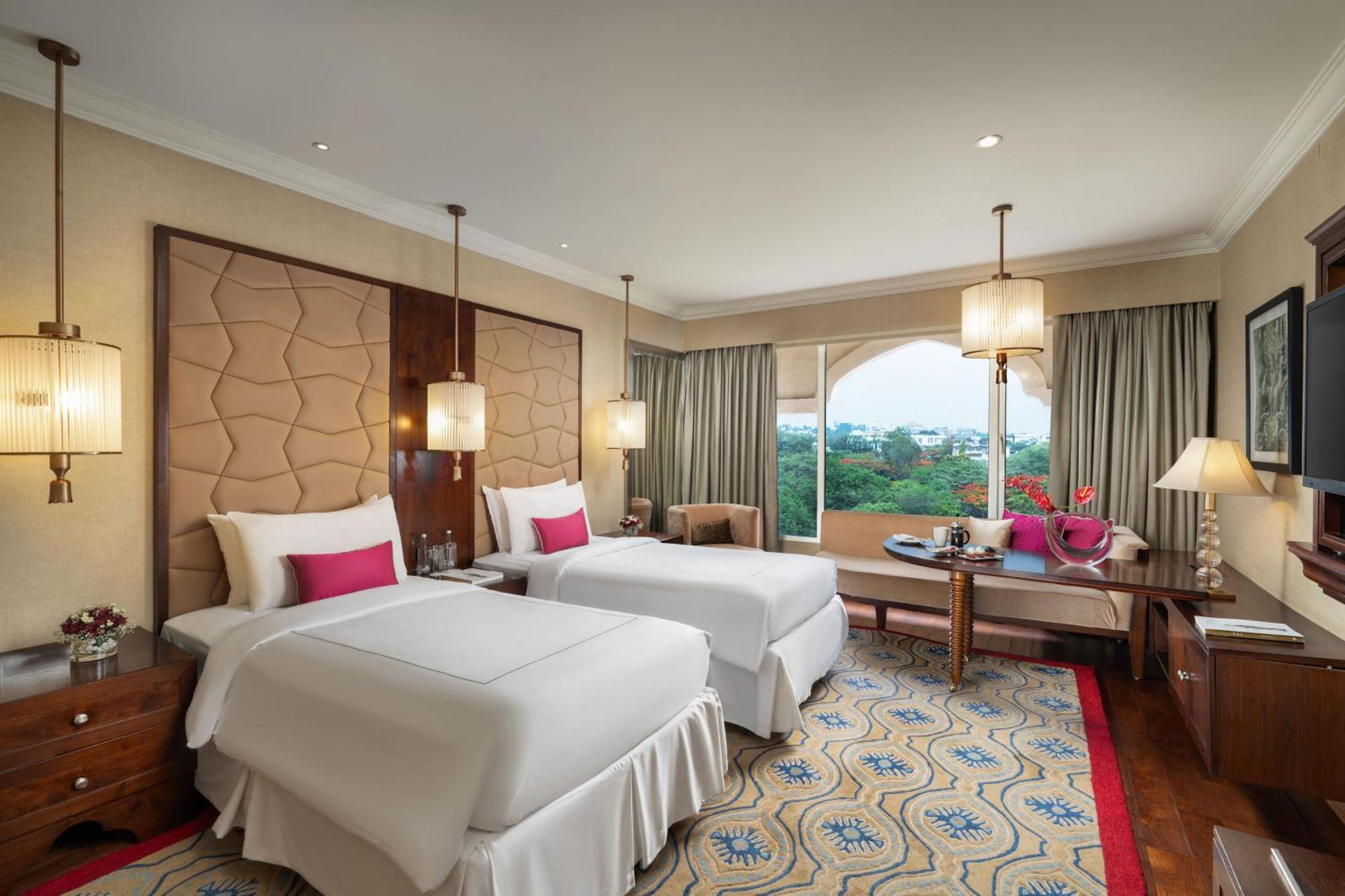 Hotel Taj Krishna Hyderabad Exterior foto A room at Taj Bengal